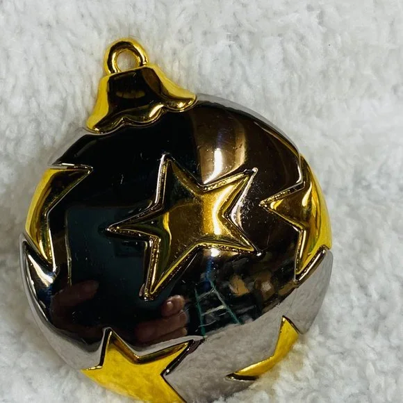 Liz Claiborne Ornament Christmas Pin Brooch Vintage Gold Silver Color - Picture 2 of 9